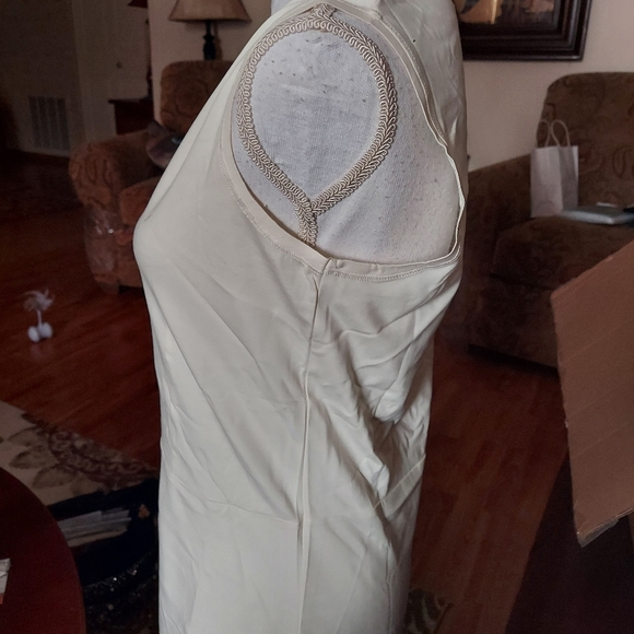 Ladies sleeveless leather edge stitching top - Picture 5 of 5